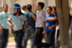 Van'da iki aile birbirine girdi, 14 yaralı Van'da iki aile birbirine girdi, 14 yaralı
