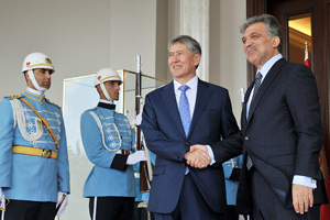 Atambayev Bişkek'e döndü