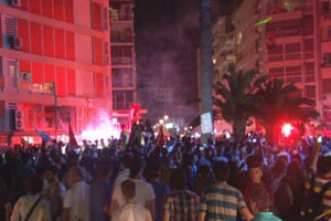 İzmir'de sosyal medya baskını, 16 gözaltı