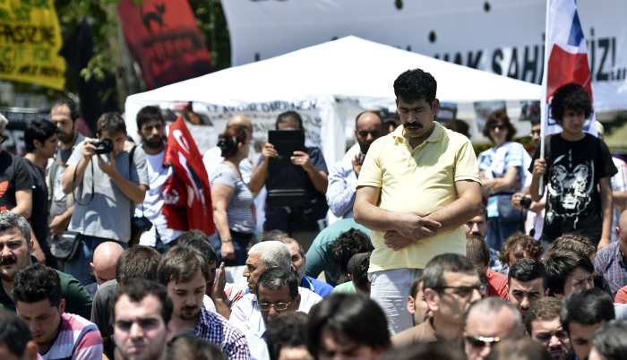 Taksim tarihinde ilk cuma namazı Taksim tarihinde ilk cuma namazı