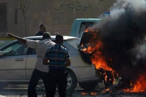 Musul'da bombalı araçla saldırı, 22 yaralı Musul'da bombalı araçla saldırı, 22 yaralı