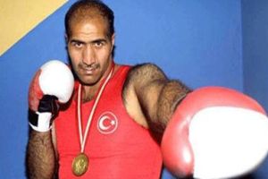 Milli boksör Mehmet Ali Uçar, hayatını kaybetti Milli boksör Mehmet Ali Uçar, hayatını kaybetti