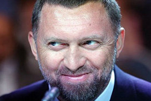 Rus milyarder personele 3 milyon dolar dağıttı Rus milyarder personele 3 milyon dolar dağıttı