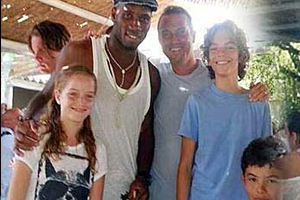 Drogba ile Cem Uzan buluştu Drogba ile Cem Uzan buluştu