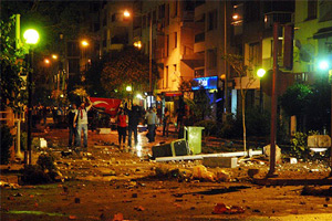 İzmir'de 15 Gezi eylemcisi adliyeye sevk edildi