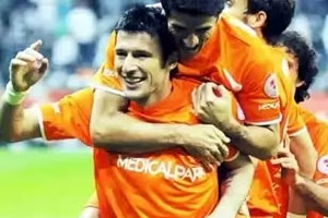 'Fenerbahçe ve Beşiktaş'ı İbrahim Akın yaktı' 'Fenerbahçe ve Beşiktaş'ı İbrahim Akın yaktı'