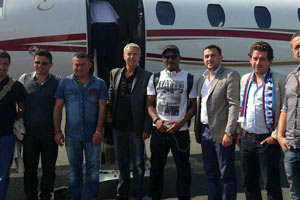 Malouda Trabzonspor için yola çıktı, transfer KAP'a bildirildi Malouda Trabzonspor için yola çıktı, transfer KAP'a bildirildi