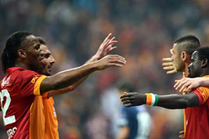 Galatasaray'ın yeni kaptanı Didier Drogba Galatasaray'ın yeni kaptanı Didier Drogba