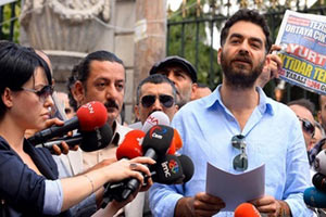 Beyoğlu esnafı adına konuşan başkan TKP'li çıktı Beyoğlu esnafı adına konuşan başkan TKP'li çıktı