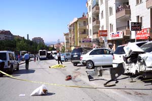 Belediye otobüsü dehşet saçtı, 1 ölü 4 yaralı