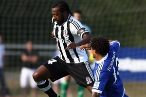 Beşiktaş Schalke'yle yenişemedi Beşiktaş Schalke'yle yenişemedi