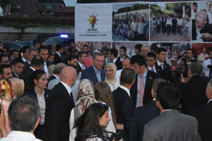 Başbakan Erdoğan AK Parti İl Başkanlığı'nın iftarına katıldı Başbakan Erdoğan AK Parti İl Başkanlığı'nın iftarına katıldı