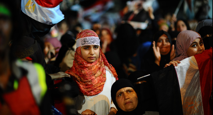 Mursi destekçilerine ateş açıldı, 18 yaralı