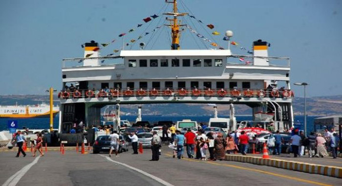 Eskihisar Feribot İskelesi yolunda yangın Eskihisar Feribot İskelesi yolunda yangın