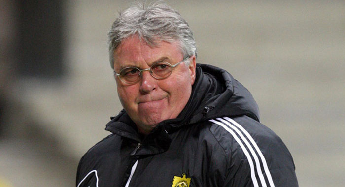 Guus Hiddink, istifa etti