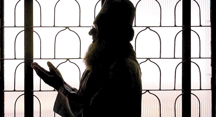 Allahü teâlâ Amme okuyanın rızkını artırır Allahü teâlâ Amme okuyanın rızkını artırır