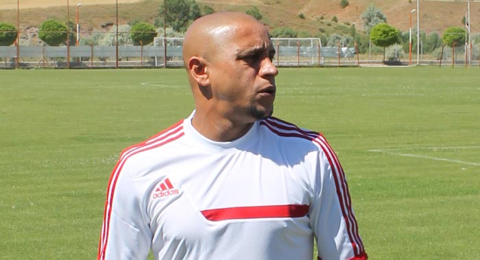 Roberto Carlos bu isimlere yol verdi Roberto Carlos bu isimlere yol verdi