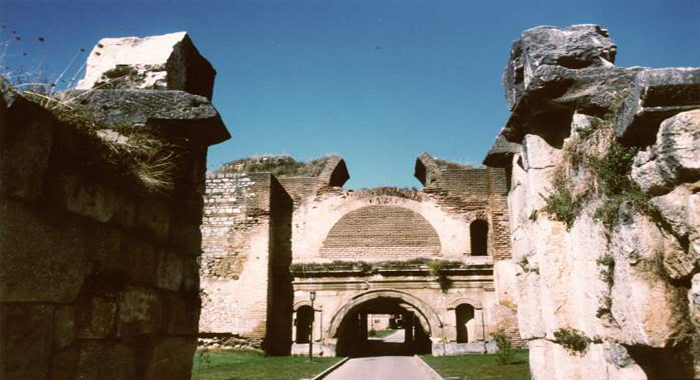 İstanbulkapı restore ediliyor İstanbulkapı restore ediliyor