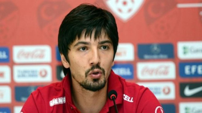 Beşiktaş'ın yeni transferi Tolga Zengin imzayı attı Beşiktaş'ın yeni transferi Tolga Zengin imzayı attı