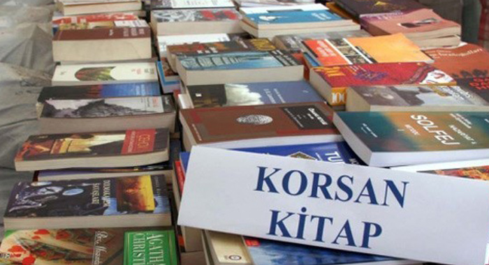 Güngören'de 'korsan kitap' operasyonu Güngören'de 'korsan kitap' operasyonu