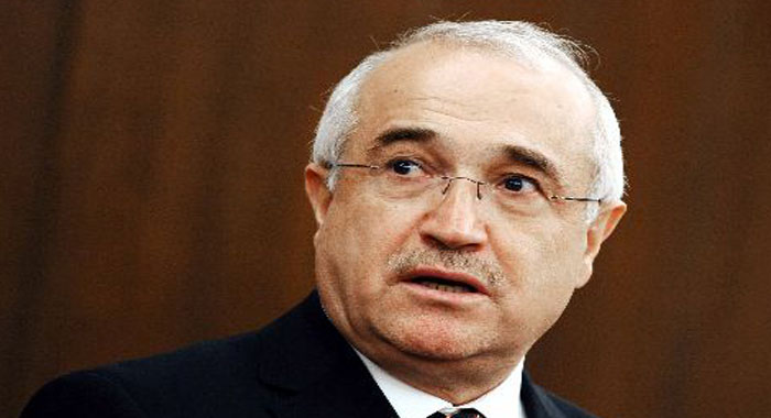 Cemil Çiçek'ten basın bayramı mesajı Cemil Çiçek'ten basın bayramı mesajı