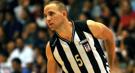 Beşiktaşlı Basketbolcu ,Muratcan Güler yuvada kaldı