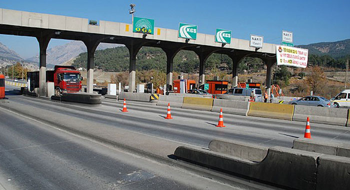 Köprü ve otoyollar darphane gibi çalıştı Köprü ve otoyollar darphane gibi çalıştı