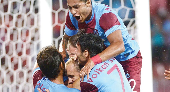 Trabzonspor&#039;da 3 yabancının bileti kesildi