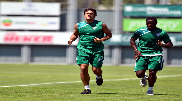 Bursaspor'un rakibi Sırbistan'ın Vojvodina takımı oldu Bursaspor'un rakibi Sırbistan'ın Vojvodina takımı oldu