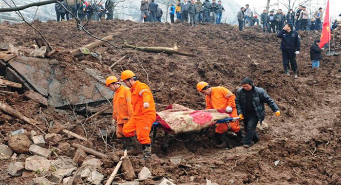 Çin'de toprak kayması, 9 ölü Çin'de toprak kayması, 9 ölü