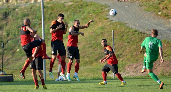 Terim'den sürpriz, işte yeni sol bek Terim'den sürpriz, işte yeni sol bek