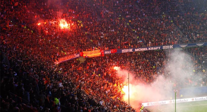 Galatasaraylı taraftarlara kombine müjdesi Galatasaraylı taraftarlara kombine müjdesi