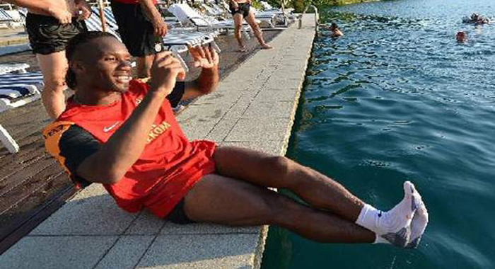 Galatasaray teknik heyetiyle basın mensupları maç yaptı Galatasaray teknik heyetiyle basın mensupları maç yaptı