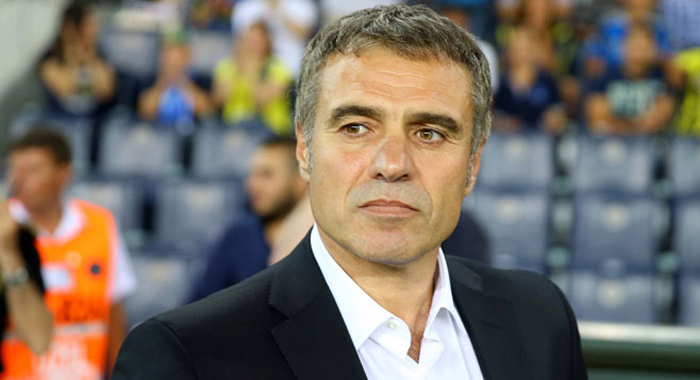 Ersun Yanal Kesimal ve Krasic'i gönderiyor Ersun Yanal Kesimal ve Krasic'i gönderiyor