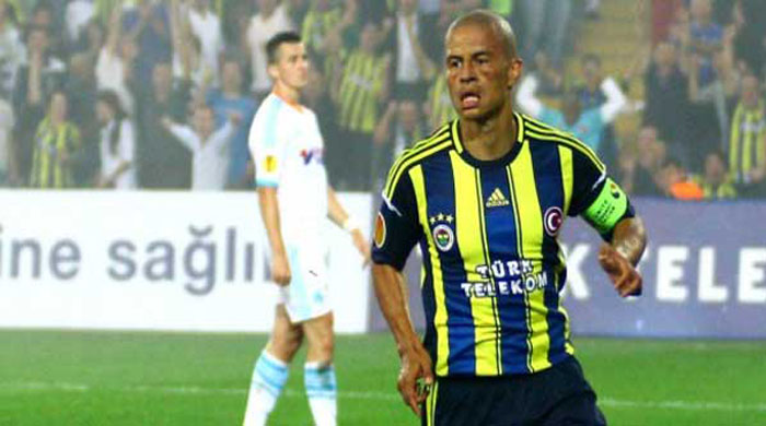 Fenerbahçe'den Alex'e sert cevap Fenerbahçe'den Alex'e sert cevap