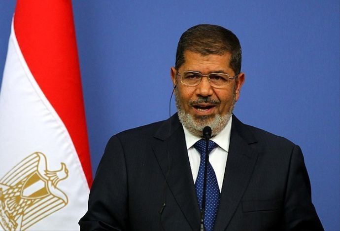 Mursi Kahire dışında tutuluyor