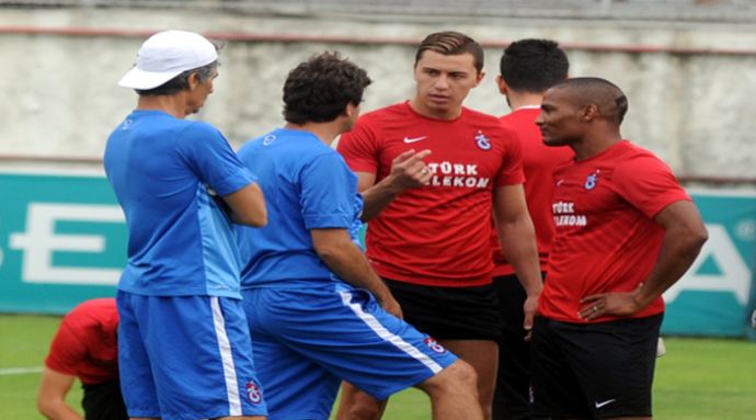 Malouda yeni takımıyla idmana katıldı Malouda yeni takımıyla idmana katıldı