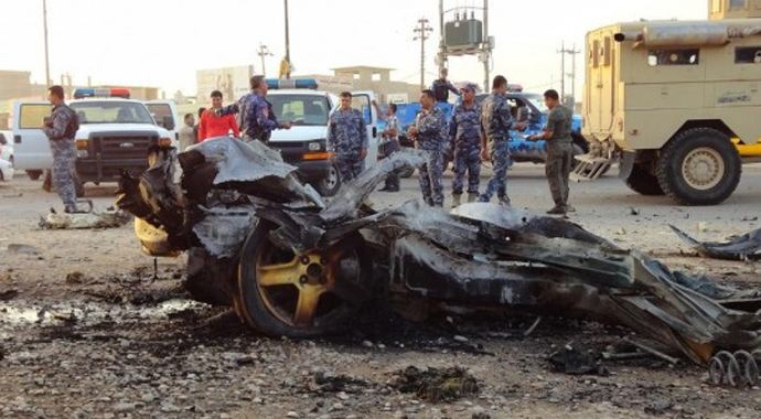 Irak'ta polis konvoyuna saldırı, 8 ölü Irak'ta polis konvoyuna saldırı, 8 ölü