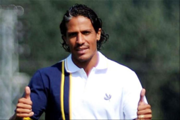 Fenerbahçe'de savunma belirsizliği Fenerbahçe'de savunma belirsizliği