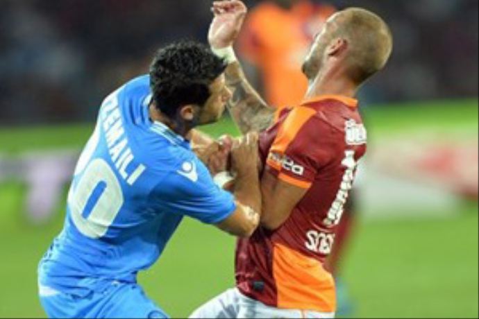 Galatasaray ilk mağlubiyetini aldı Galatasaray ilk mağlubiyetini aldı