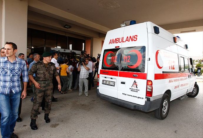 Yaralı 3 polis taburcu oldu Yaralı 3 polis taburcu oldu