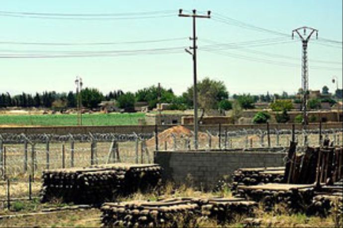 Sınırda saldırıya geçen 2 bin Suriyeli&#039;ye müdahale
