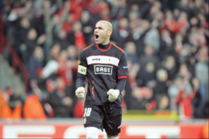 Sinan Bolat'ı Porto kapıyor Sinan Bolat'ı Porto kapıyor