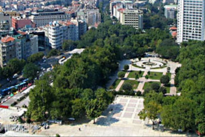 Taksim Gezi Parkı'nda 17 gözaltı Taksim Gezi Parkı'nda 17 gözaltı