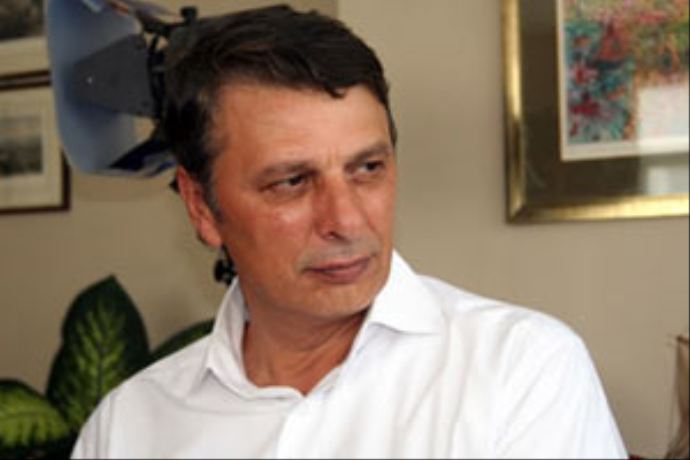 Gazeteci Can Ataklı CHP'den İstanbul Belediye Başkan adayı Gazeteci Can Ataklı CHP'den İstanbul Belediye Başkan adayı