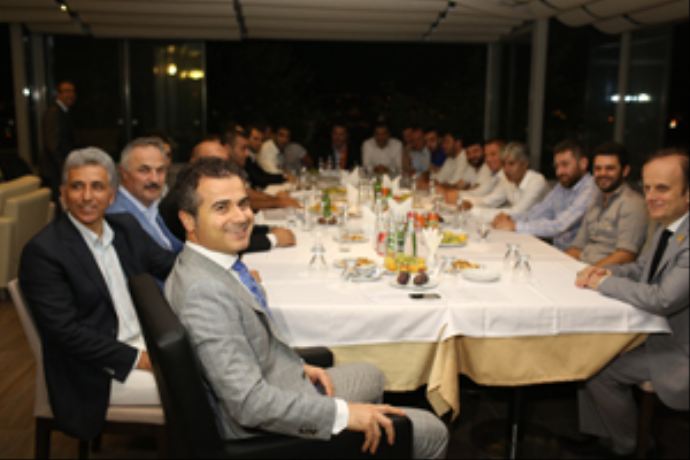 Suat Kılıç tribün liderleriyle bir araya geldi Suat Kılıç tribün liderleriyle bir araya geldi