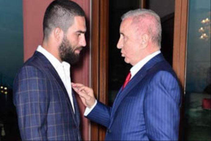 Ünal Aysal'dan Arda Turan transferi ile ilgili flaş açıklama Ünal Aysal'dan Arda Turan transferi ile ilgili flaş açıklama