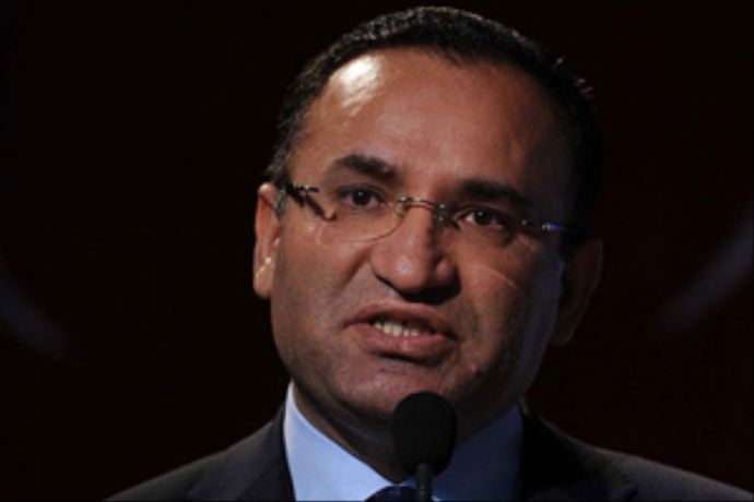 Bekir Bozdağ, &#039;AK Parti gazete manşetleriyle iktidar olmadı&#039;