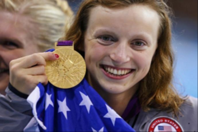 ABD&#039;li yüzücü Katie Ledecky dünya rekoru kırdı
