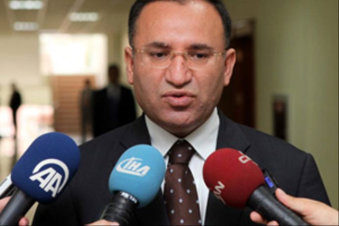 Bozdağ, 'Manşetlerle ekonomiye ayar verme dönemi bitti'